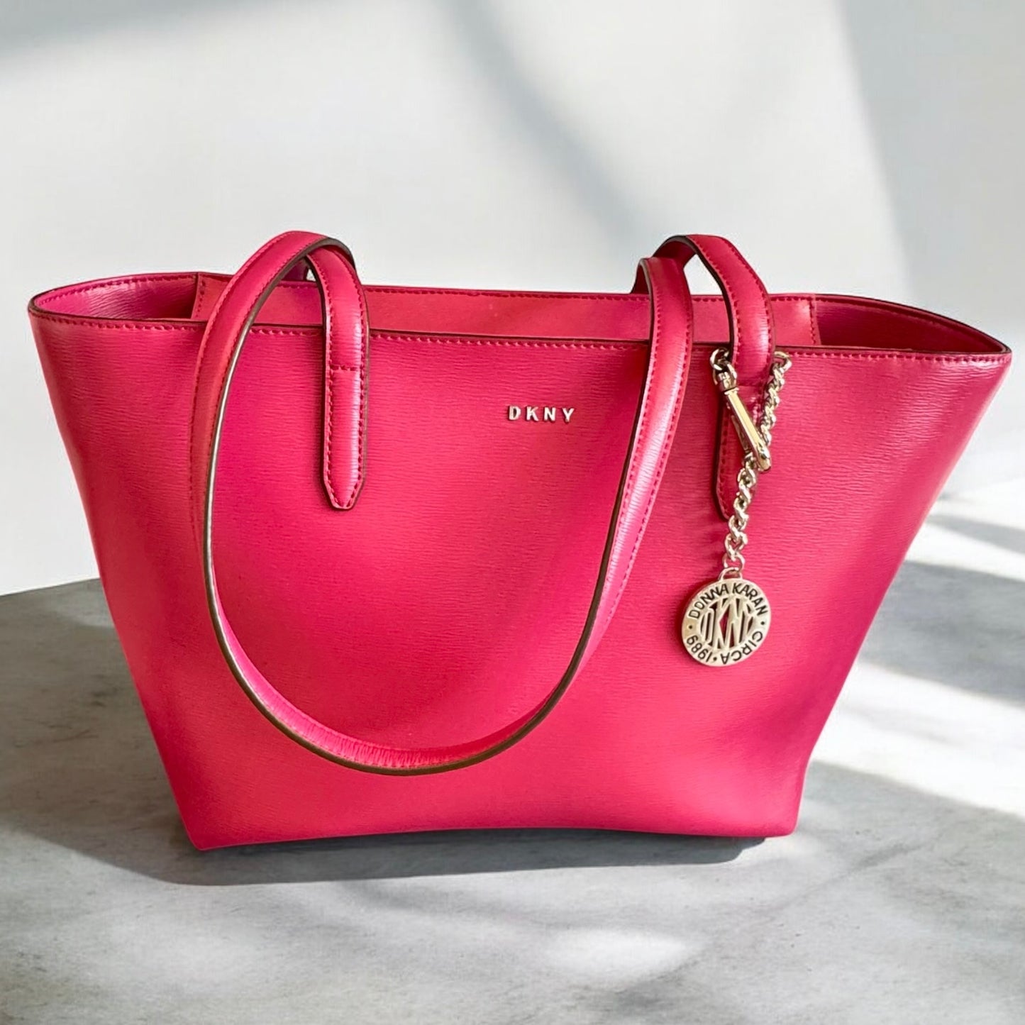 Shopper Donna Karan