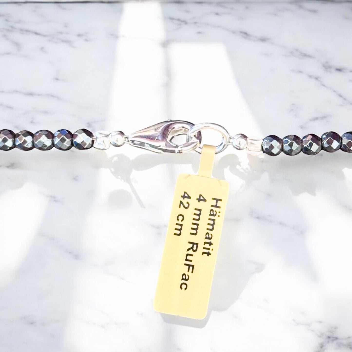 Halsketten aus Hämatit