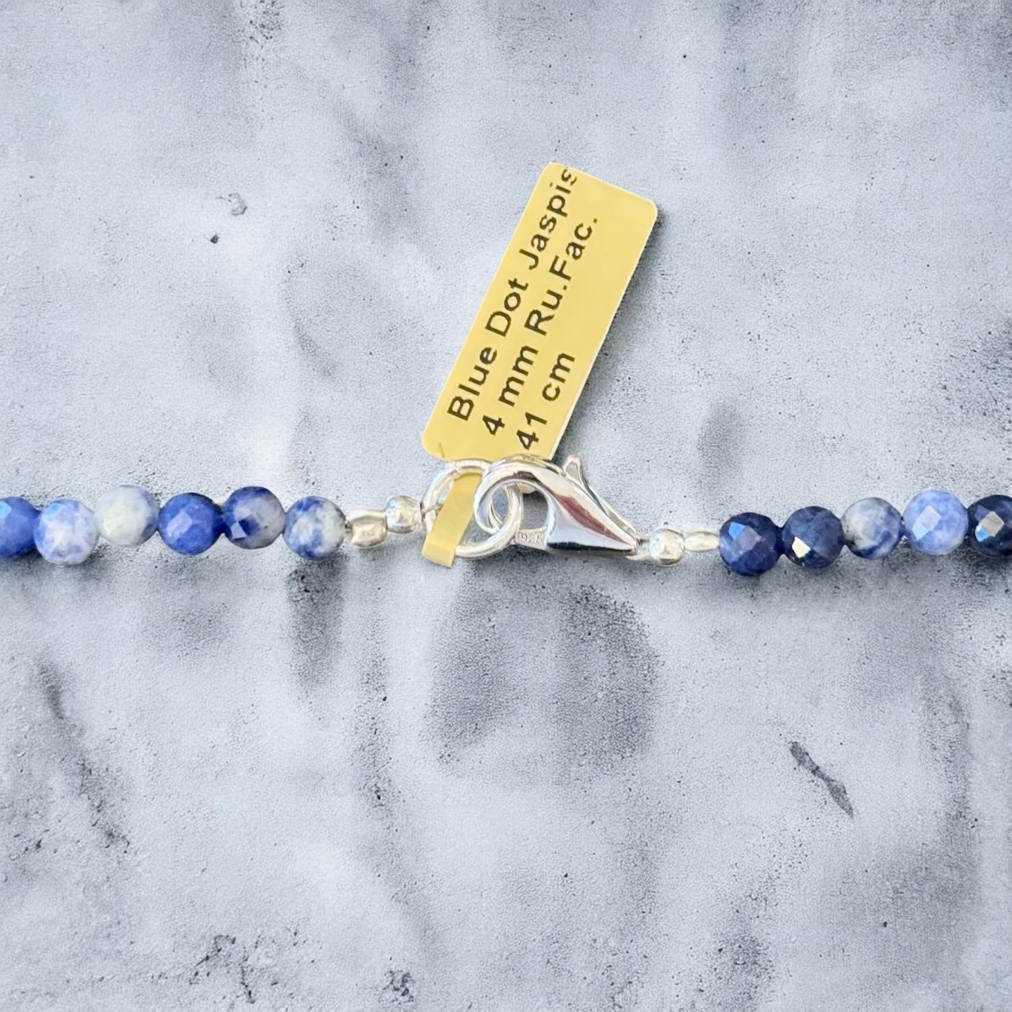 Halsketten aus Blue Dot Stone