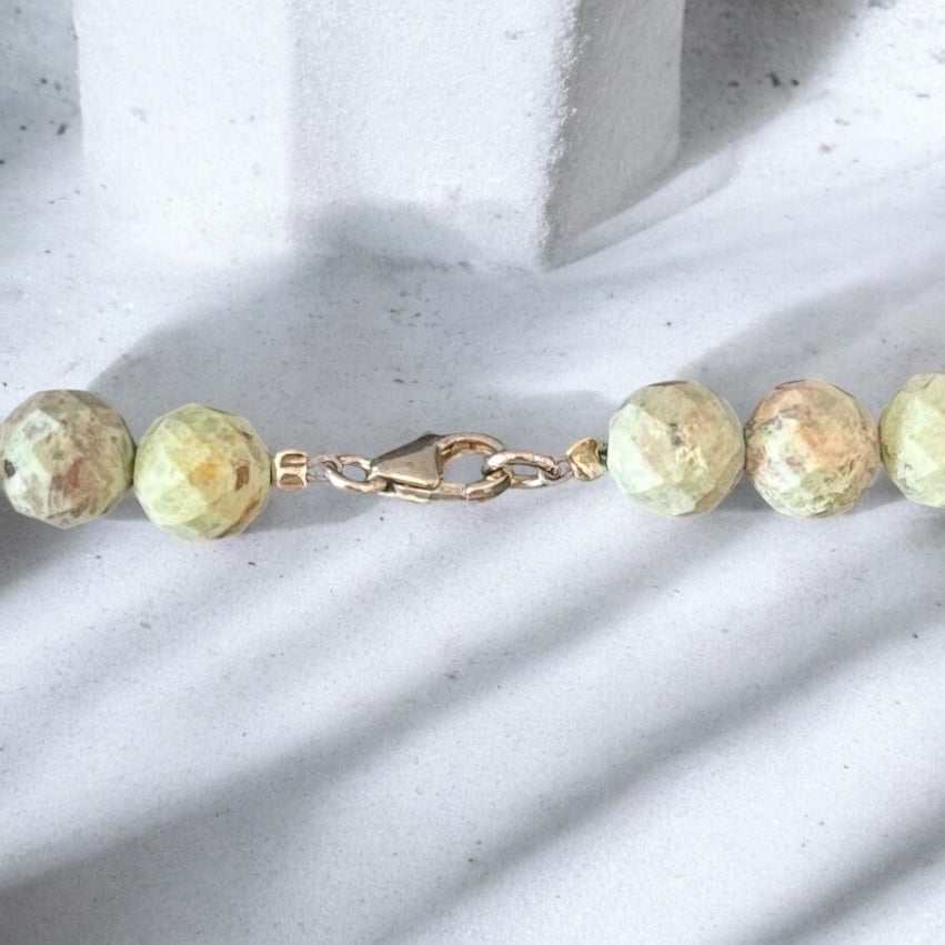 Halsketten aus meeresgrünem Türkis