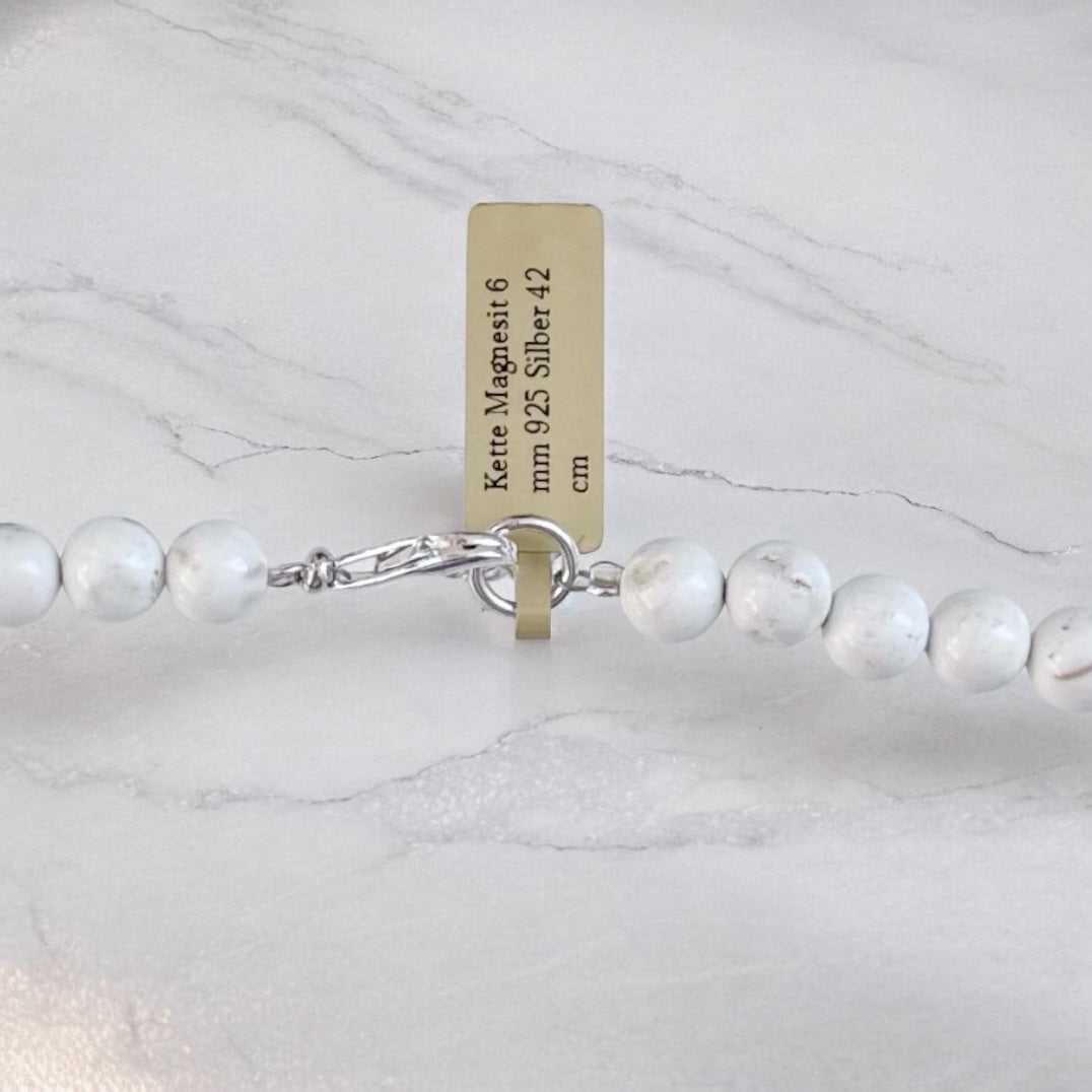 Halsketten aus Magnesit