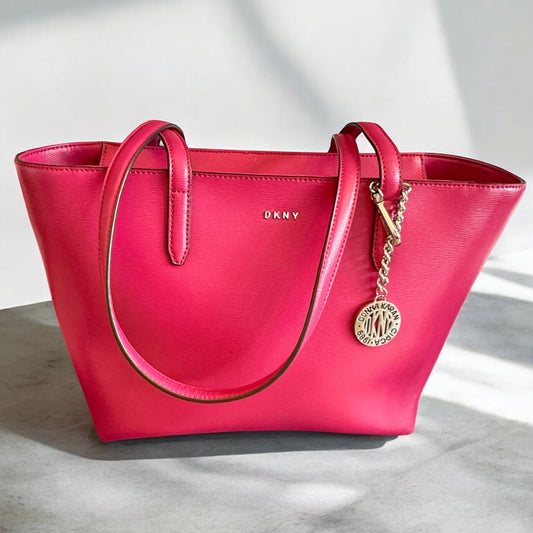 Shopper Donna Karan