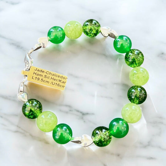 Armband aus Jade-Chalcedon Mix mit versilberten Hämatit Herzen, mit Karabiner