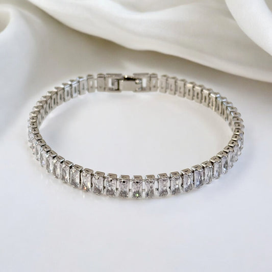 Tennisarmband mit weissen Zirkonia 18k Weissgold vergoldet