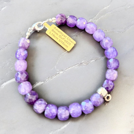 Armband aus Amethyst mit Charmhalter und Karabiner