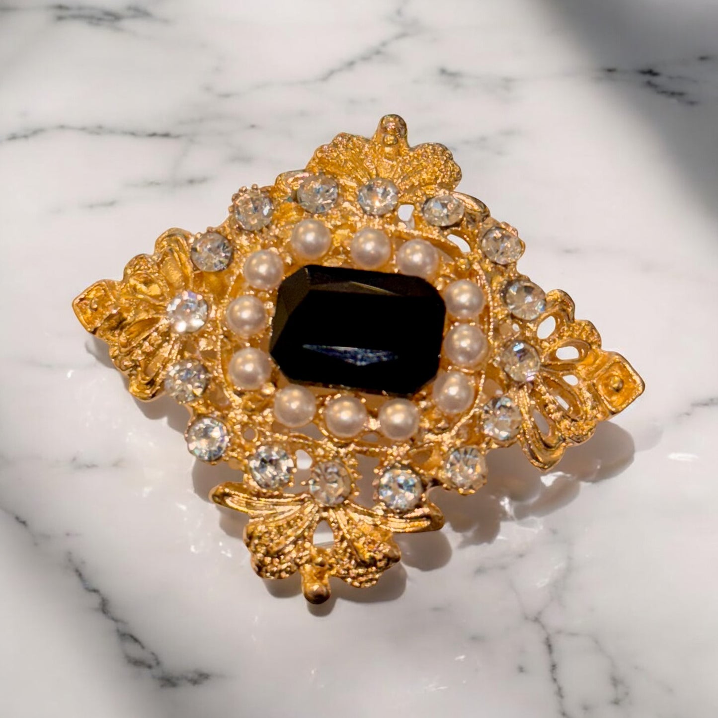 Brosche Ornament