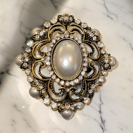 Brosche Ornament